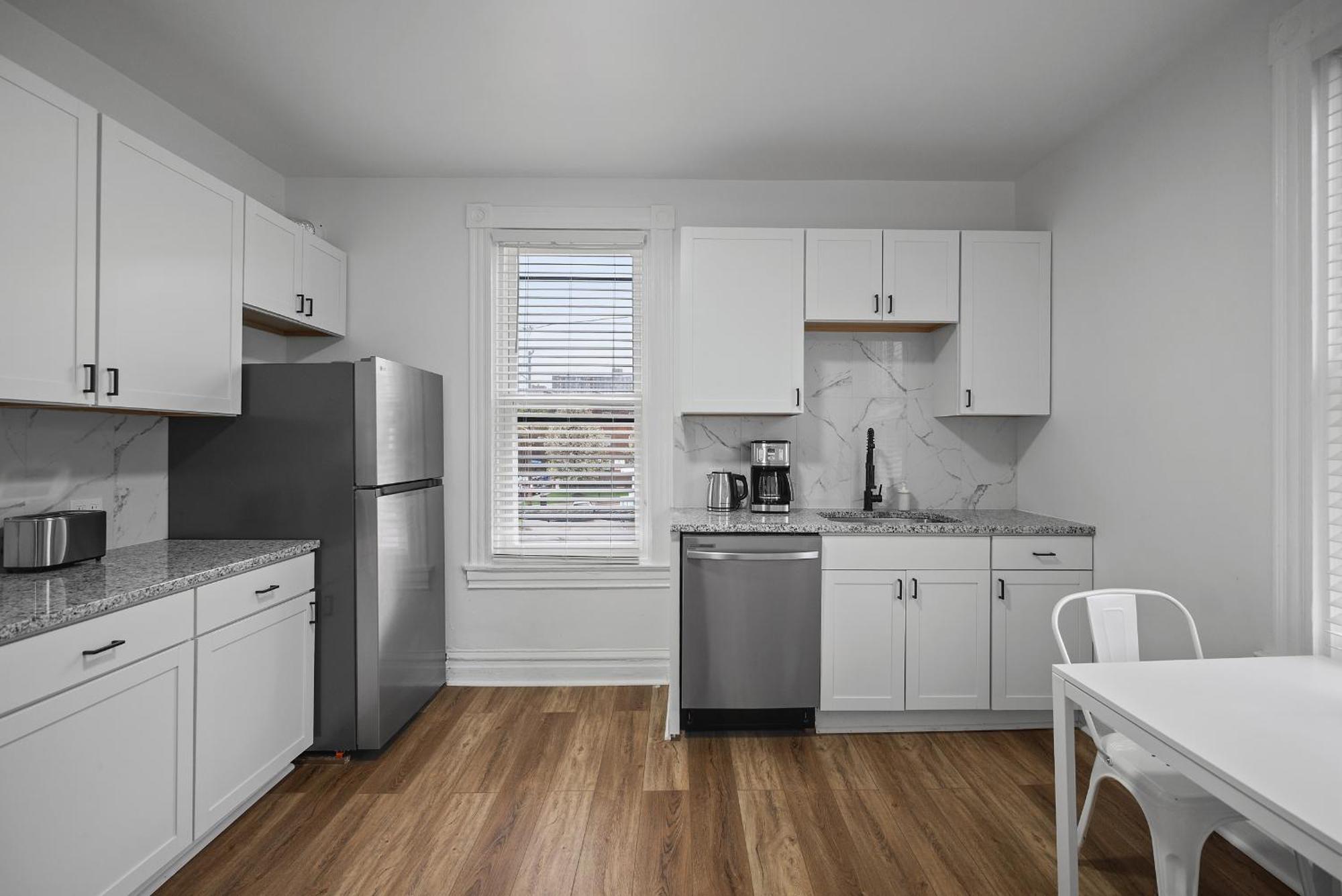 Homestay Shadyside, !f Modern And Bright Private Bedroom With Shared Bathroom Pittsburgh